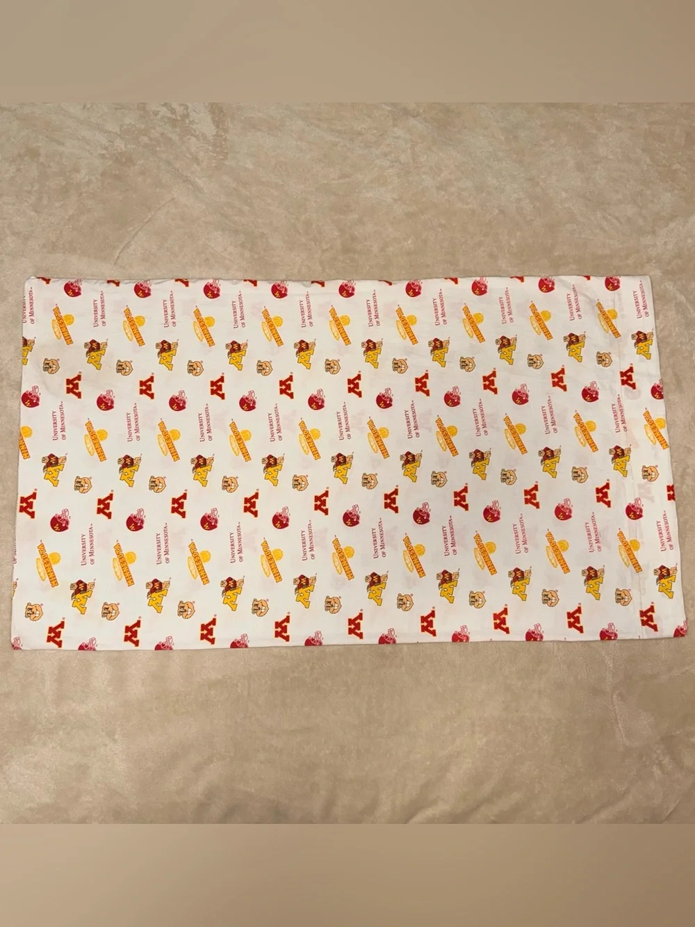 University of Minnesota Golden Gophers Pillowcase Goldy Gopher Print